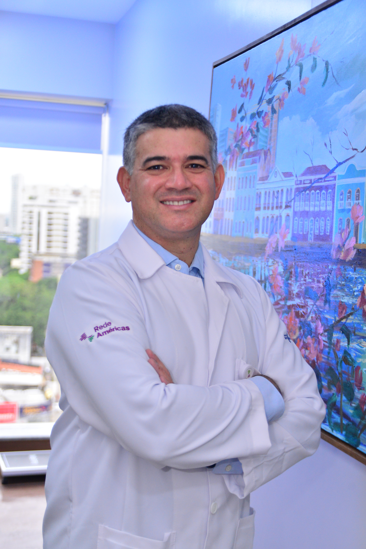 Dr. David em ambiente clínico